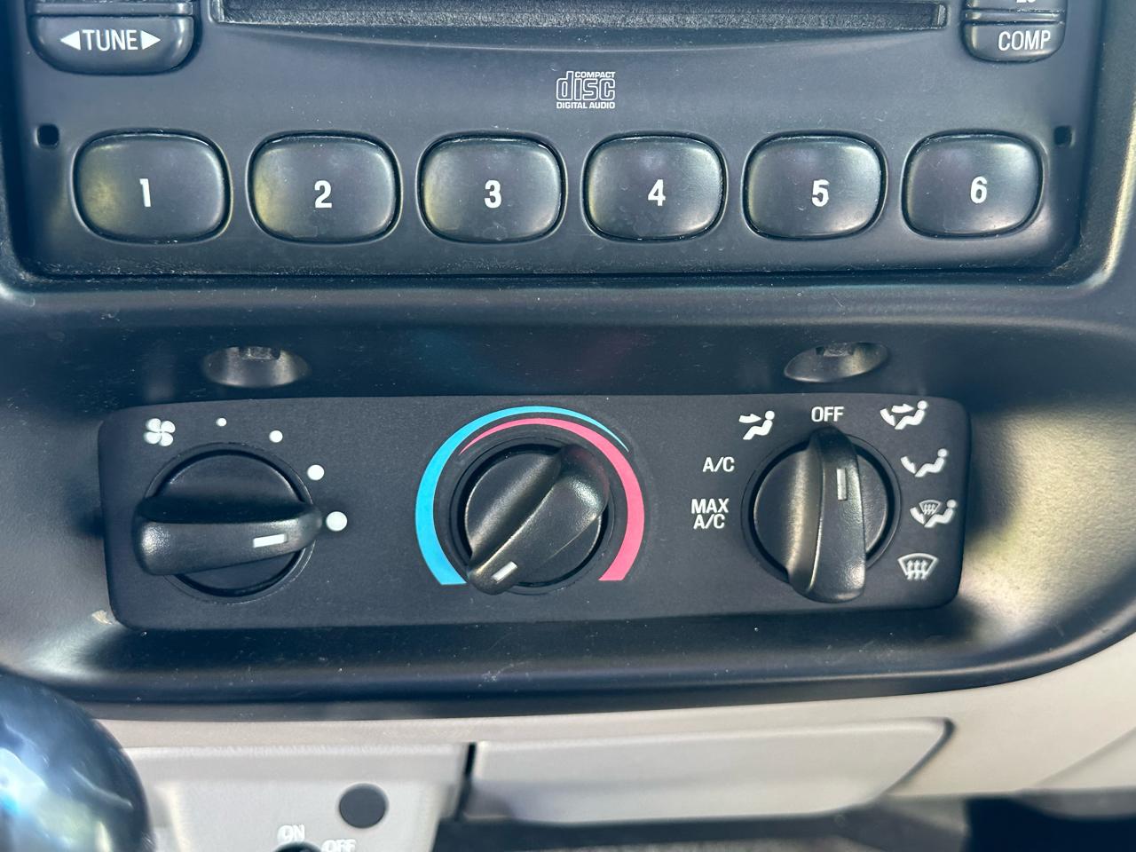 Ford Ranger 2dr Supercab 126" WB XLT 4WD 1998