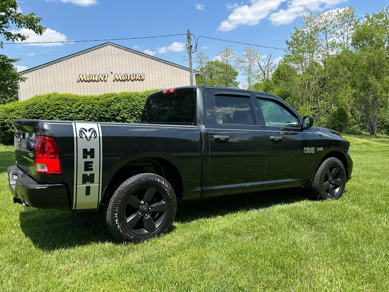 RAM 1500 Express 4x4 Crew Cab 5'7" Box 2018