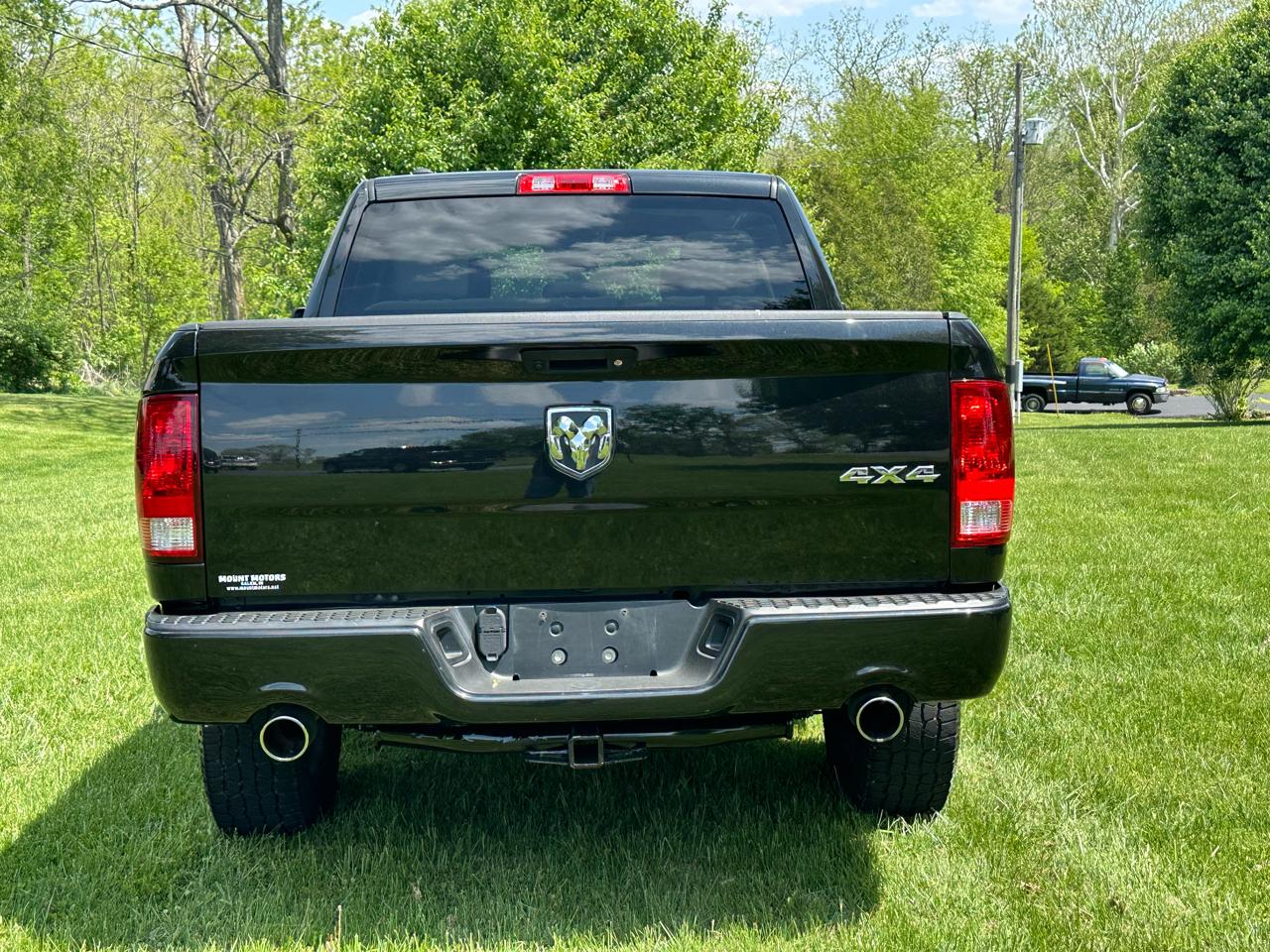 RAM 1500 Express 4x4 Crew Cab 5'7" Box 2018