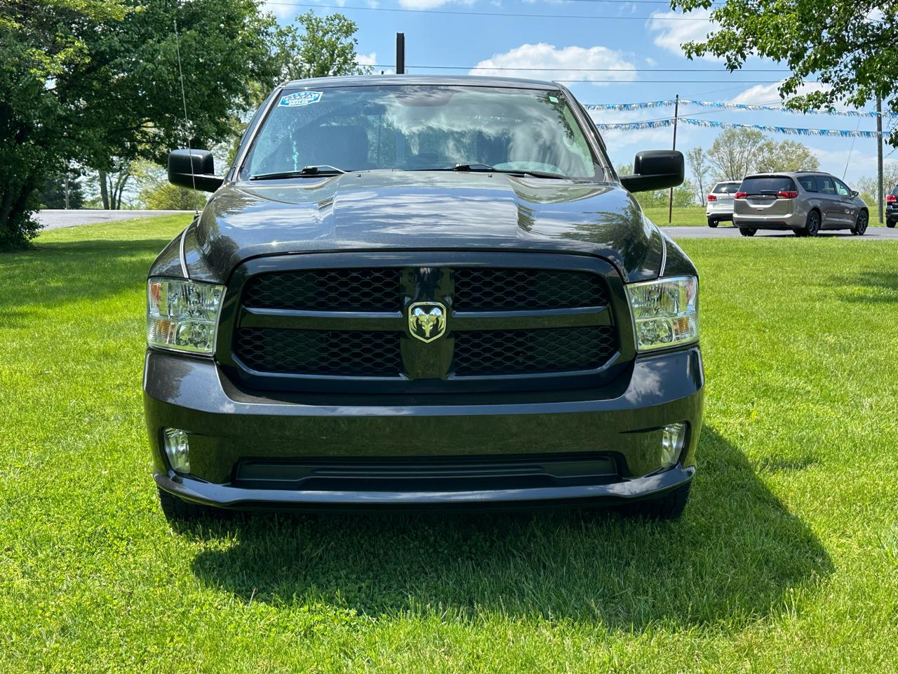 RAM 1500 Express 4x4 Crew Cab 5'7" Box 2018