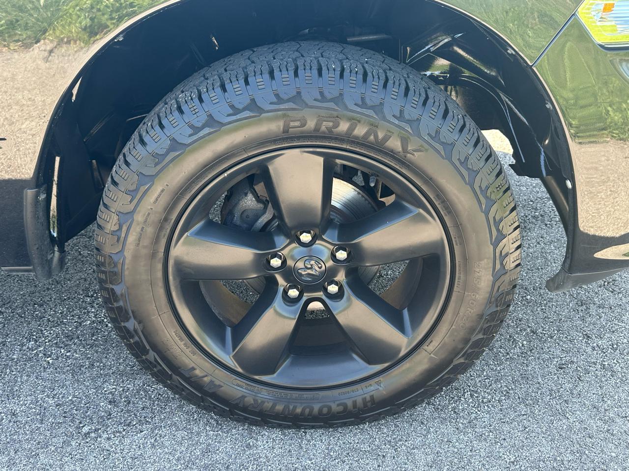 RAM 1500 Express 4x4 Crew Cab 5'7" Box 2018