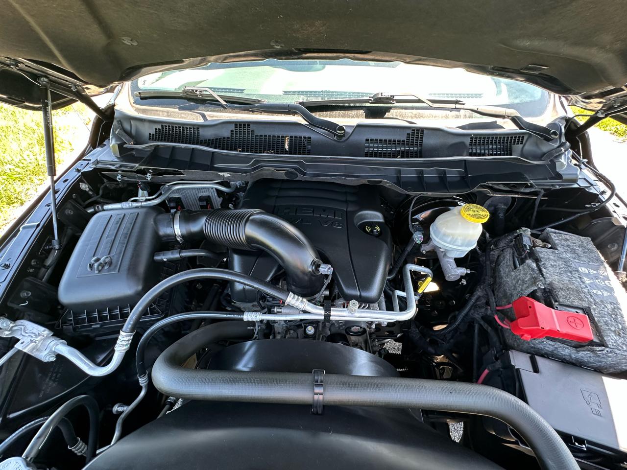 RAM 1500 Express 4x4 Crew Cab 5'7" Box 2018