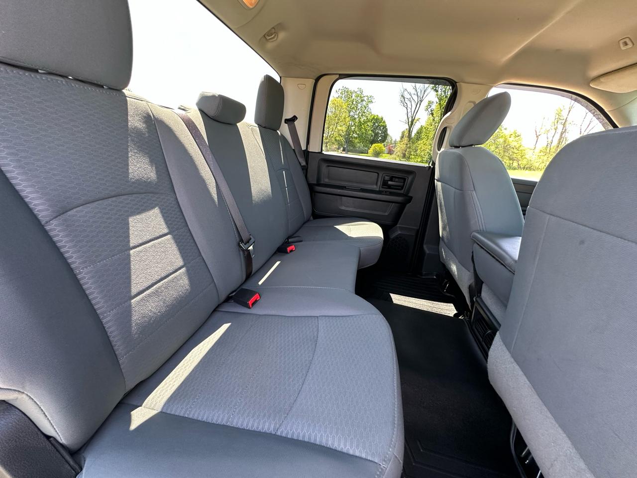RAM 1500 Express 4x4 Crew Cab 5'7" Box 2018