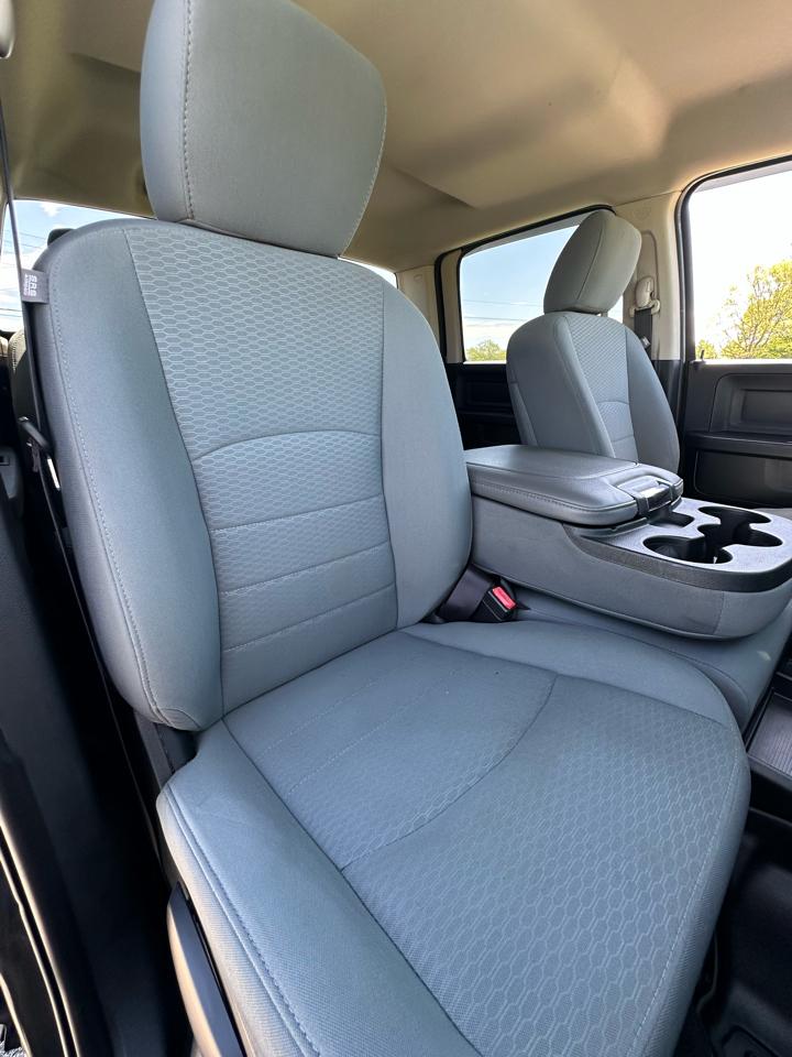 RAM 1500 Express 4x4 Crew Cab 5'7" Box 2018