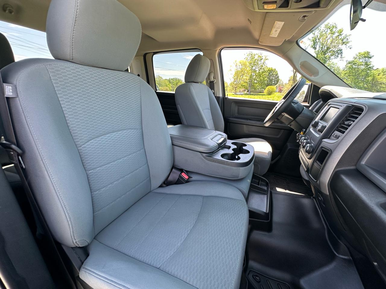 RAM 1500 Express 4x4 Crew Cab 5'7" Box 2018