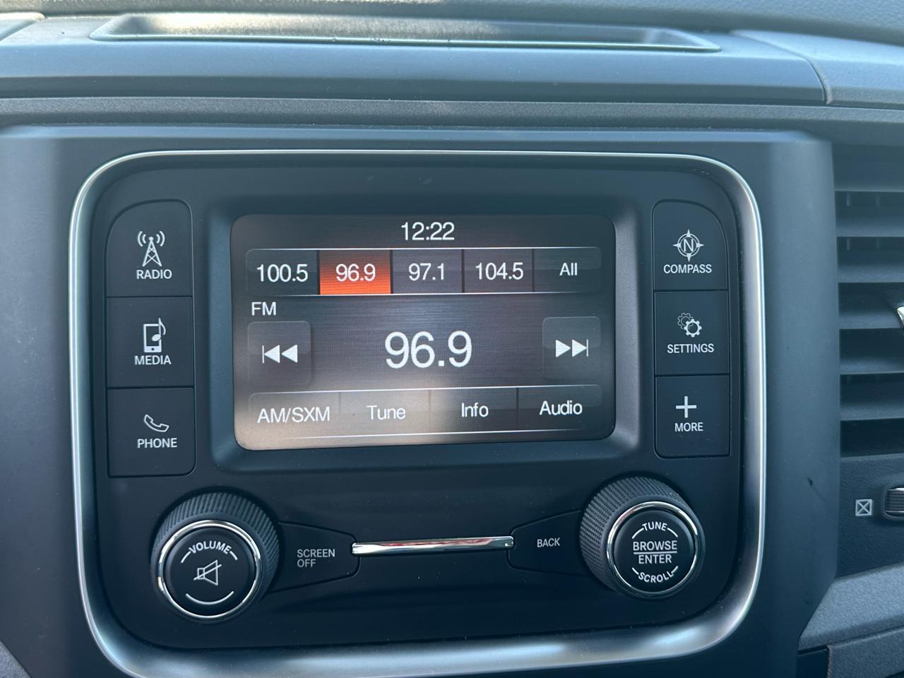 RAM 1500 Express 4x4 Crew Cab 5'7" Box 2018