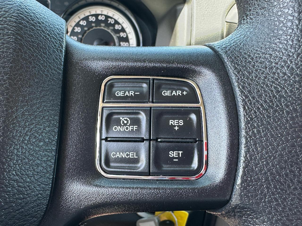 RAM 1500 Express 4x4 Crew Cab 5'7" Box 2018