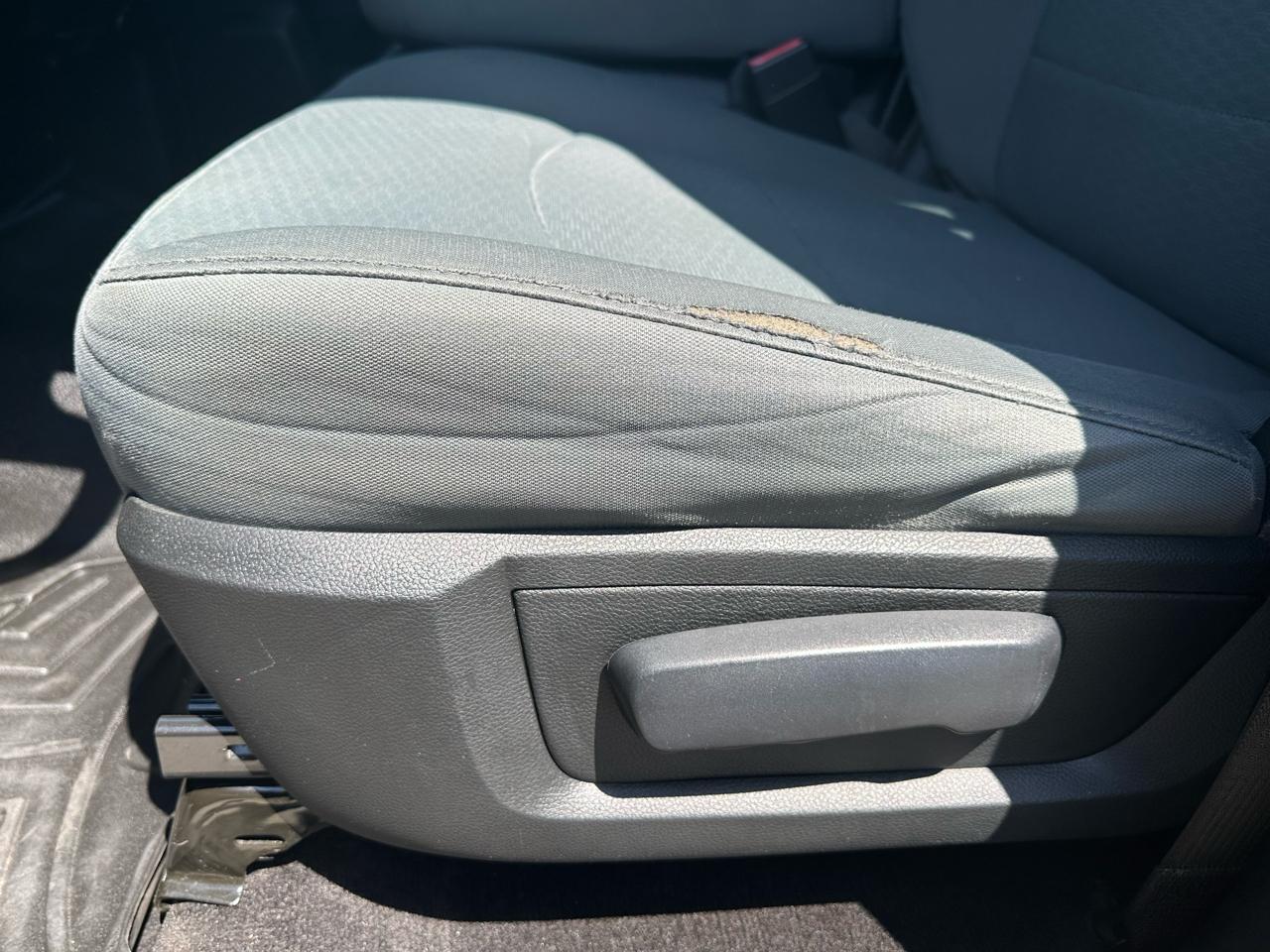 RAM 1500 Express 4x4 Crew Cab 5'7" Box 2018