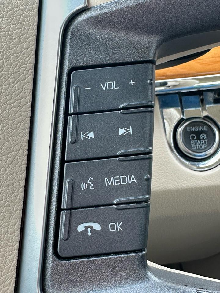 Lincoln MKS 4dr Sdn 3.7L FWD 2010