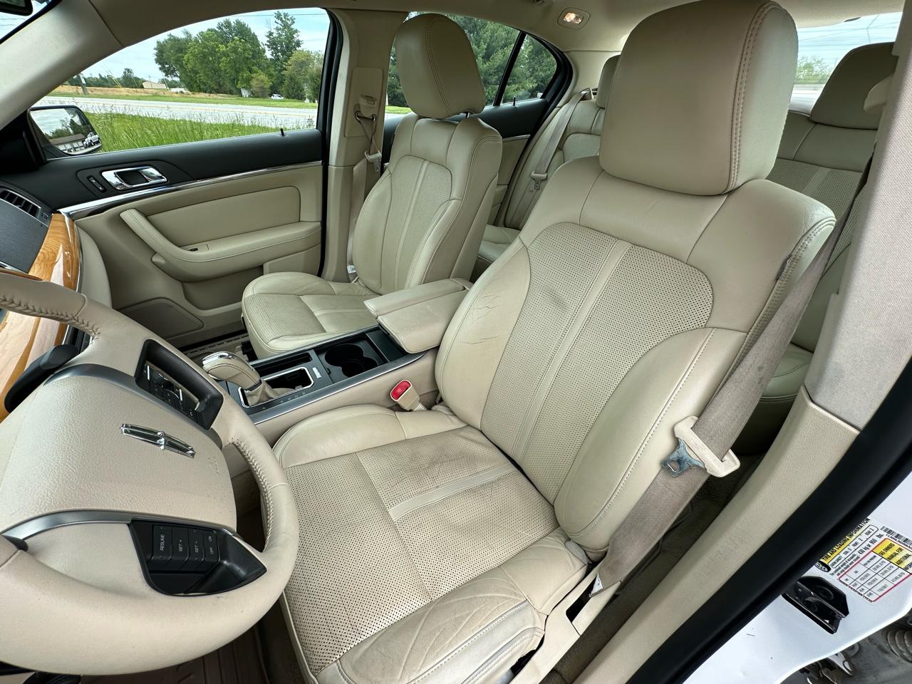 Lincoln MKS 4dr Sdn 3.7L FWD 2010