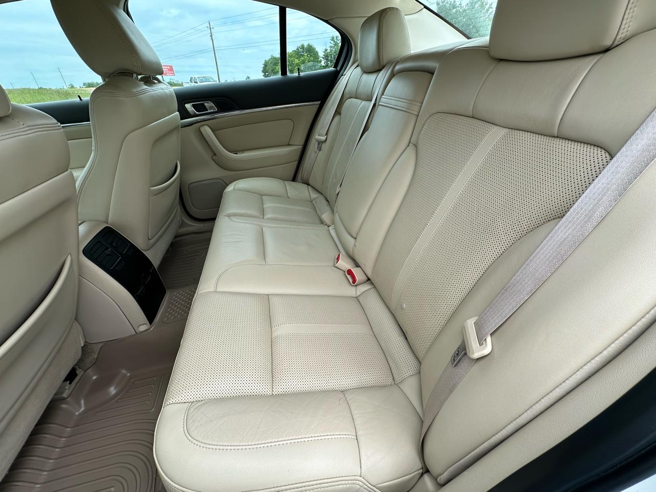 Lincoln MKS 4dr Sdn 3.7L FWD 2010