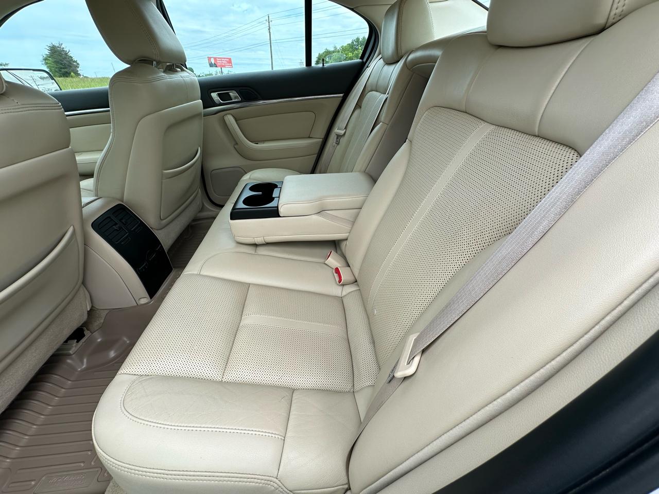 Lincoln MKS 4dr Sdn 3.7L FWD 2010