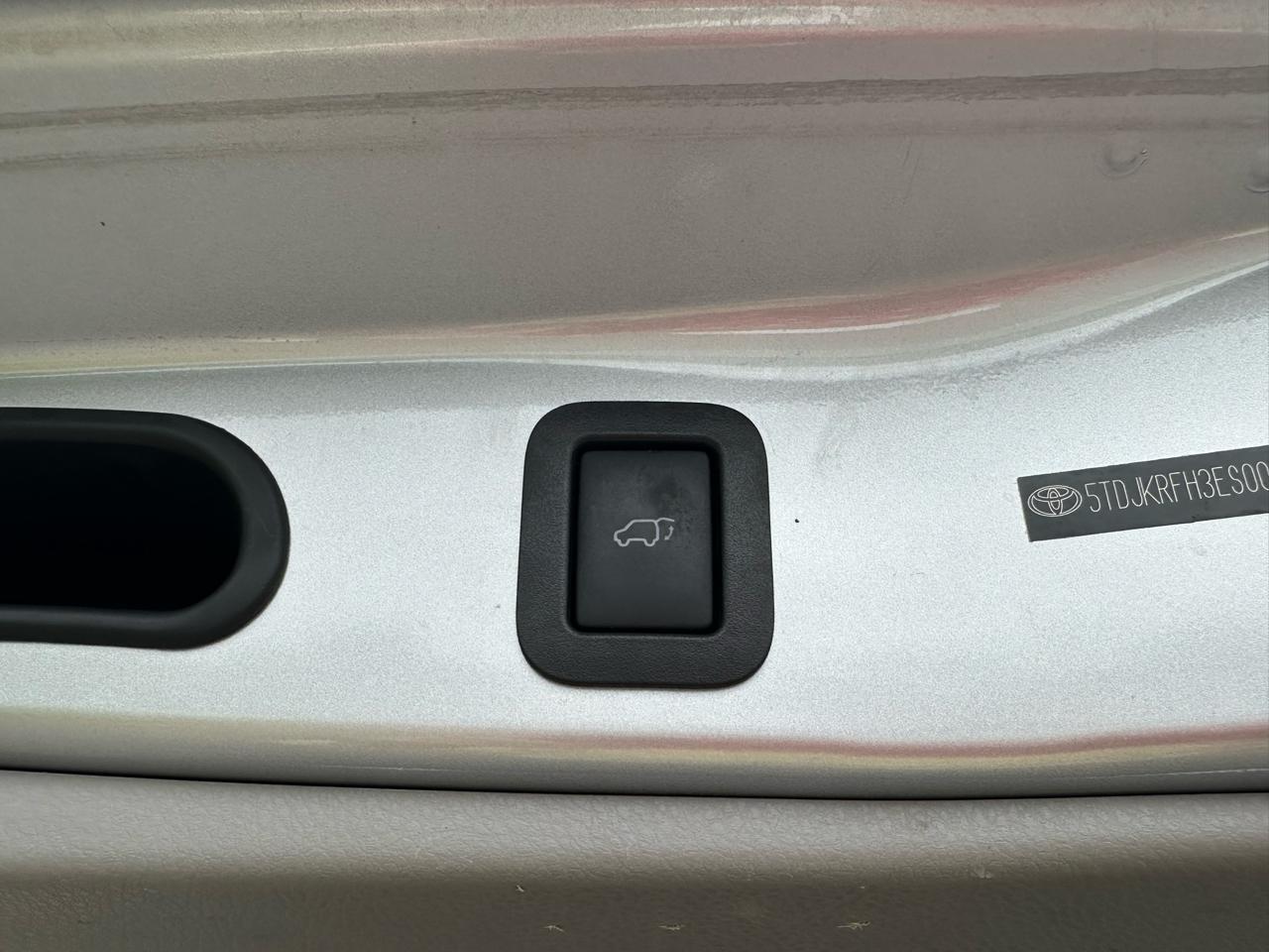 Toyota Highlander AWD 4dr V6 XLE (Natl) 2014