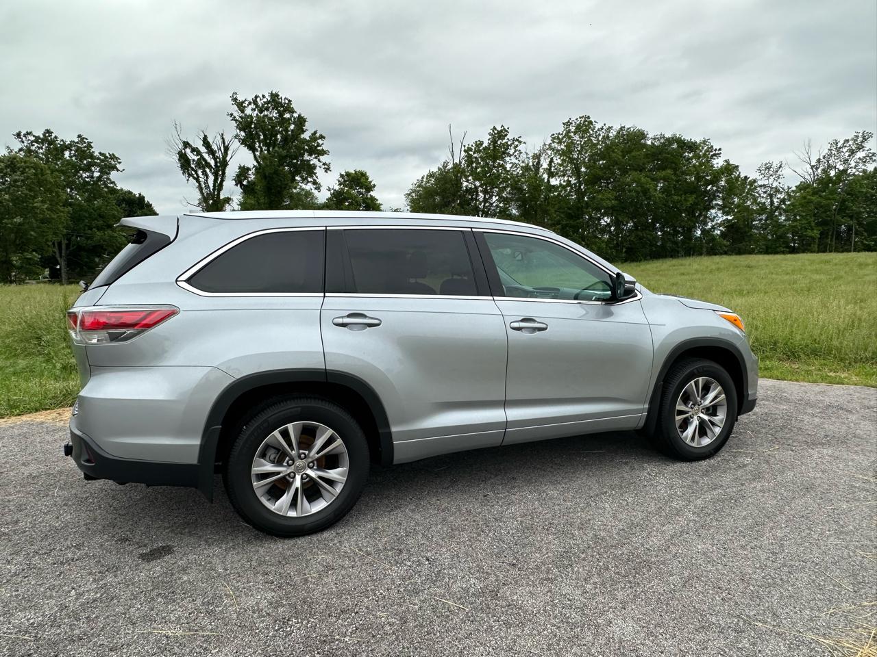 Toyota Highlander AWD 4dr V6 XLE (Natl) 2014