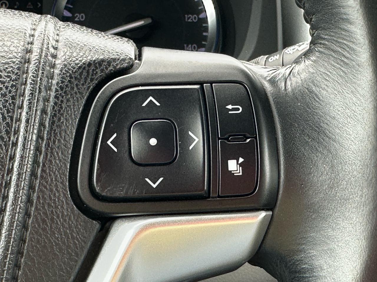 Toyota Highlander AWD 4dr V6 XLE (Natl) 2014