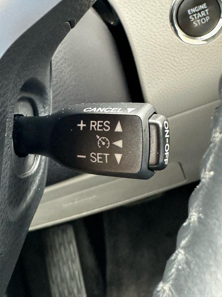 Toyota Highlander AWD 4dr V6 XLE (Natl) 2014