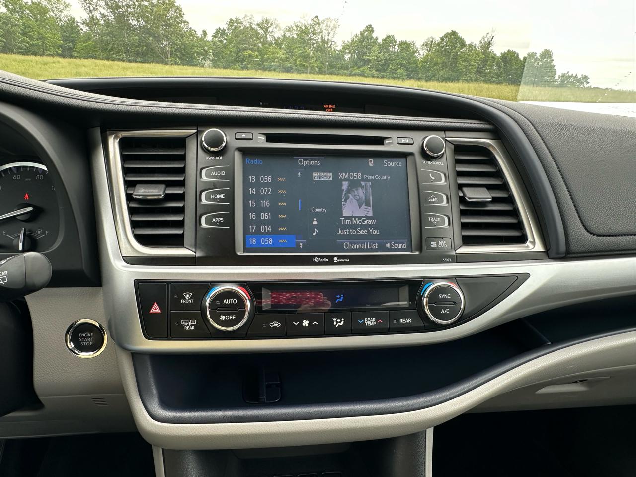 Toyota Highlander AWD 4dr V6 XLE (Natl) 2014