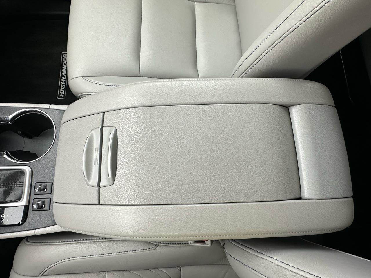 Toyota Highlander AWD 4dr V6 XLE (Natl) 2014