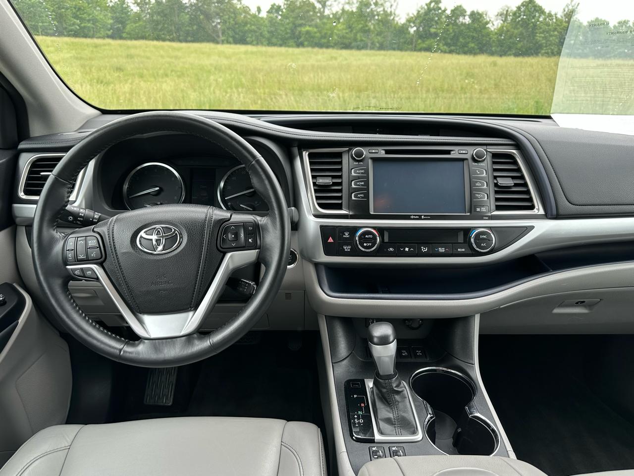 Toyota Highlander AWD 4dr V6 XLE (Natl) 2014