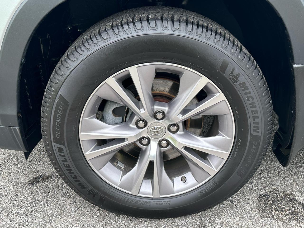 Toyota Highlander AWD 4dr V6 XLE (Natl) 2014