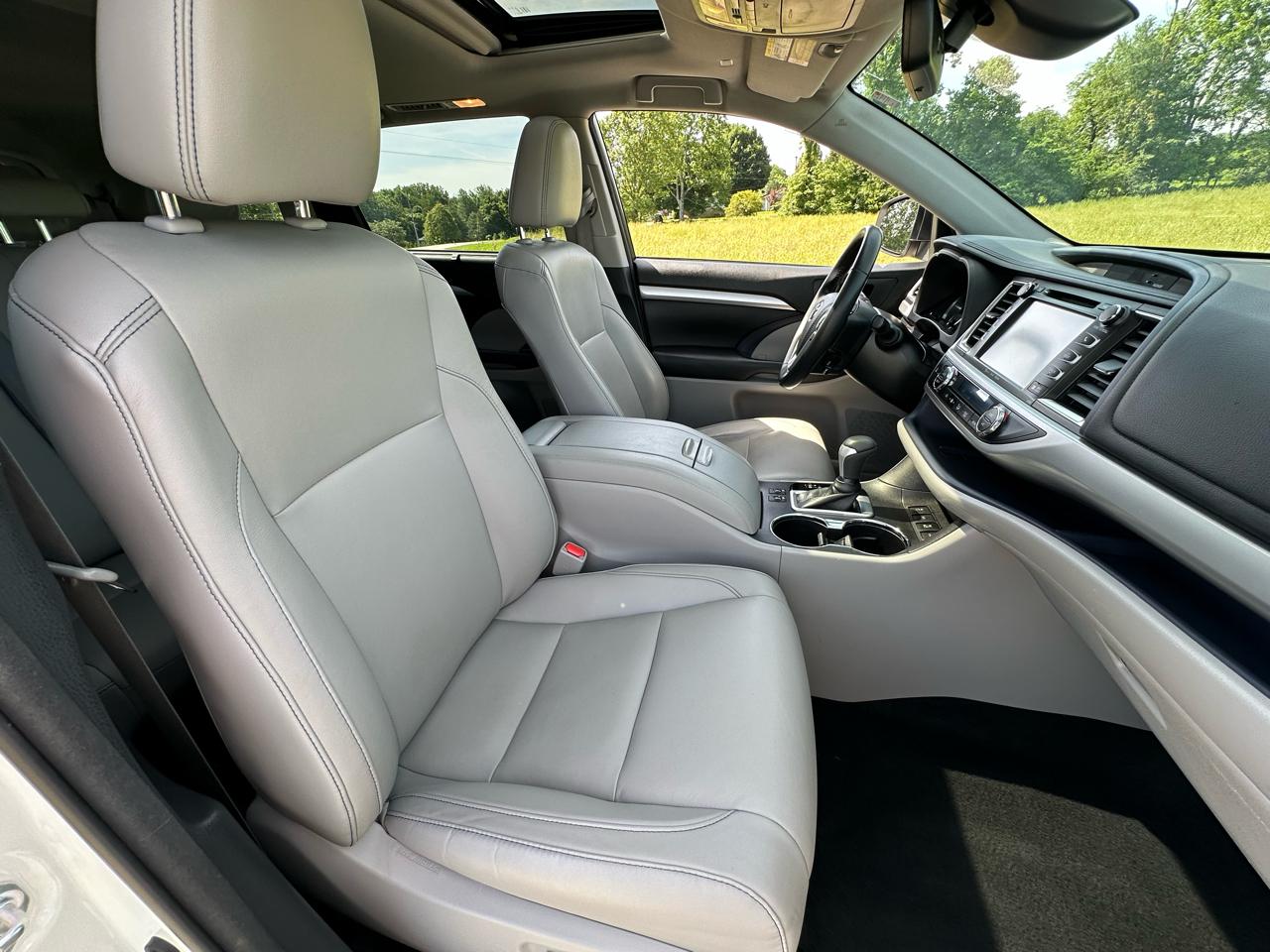 Toyota Highlander XLE V6 AWD (Natl) 2018