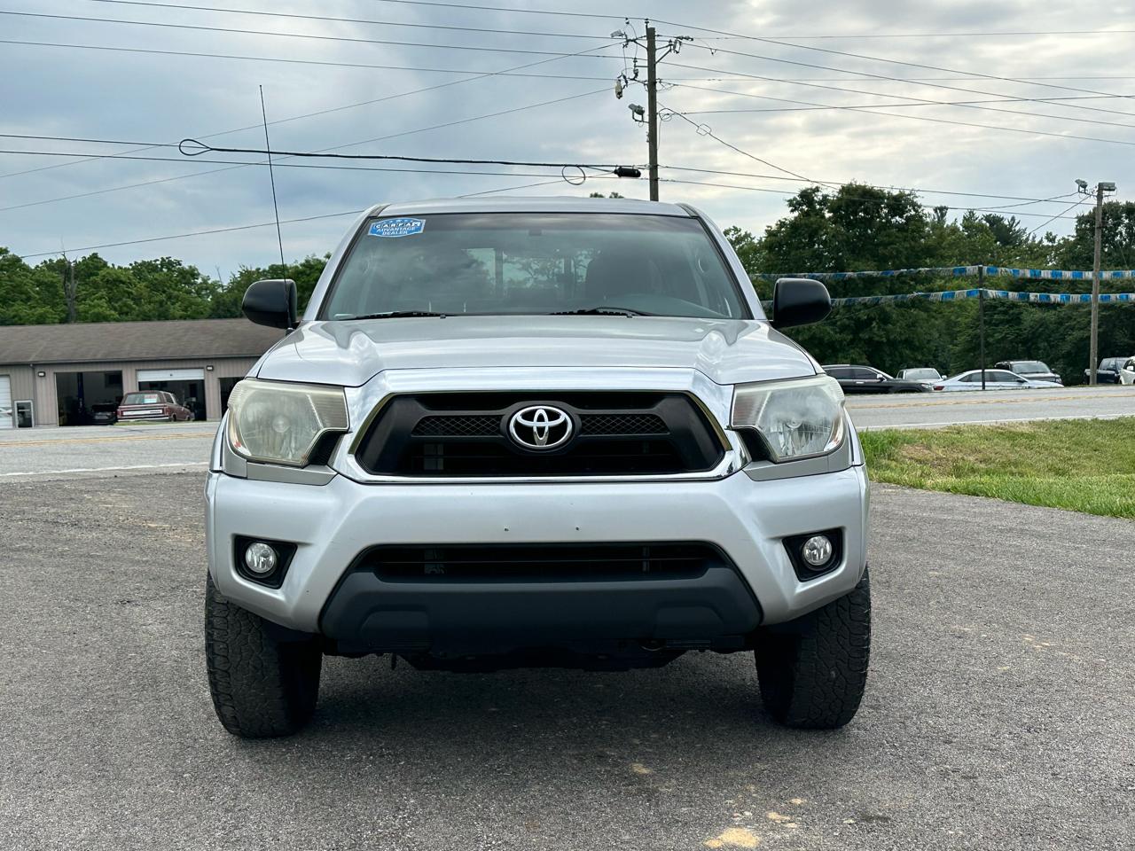 Toyota Tacoma 4WD Double Cab V6 MT (Natl) 2012