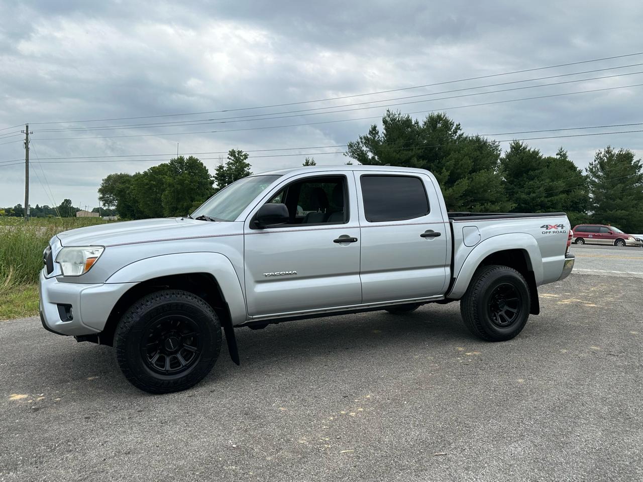 Toyota Tacoma 4WD Double Cab V6 MT (Natl) 2012