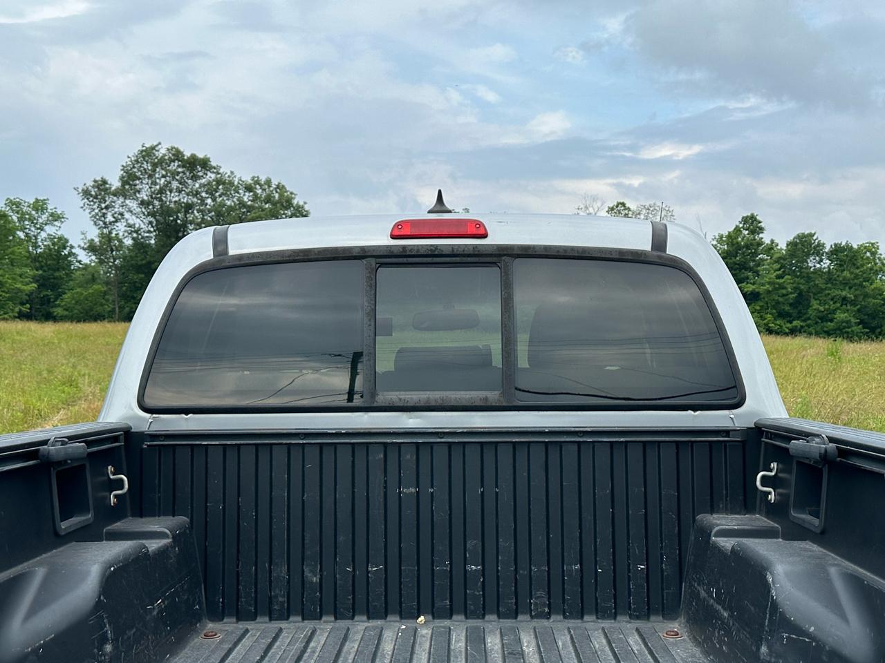 Toyota Tacoma 4WD Double Cab V6 MT (Natl) 2012