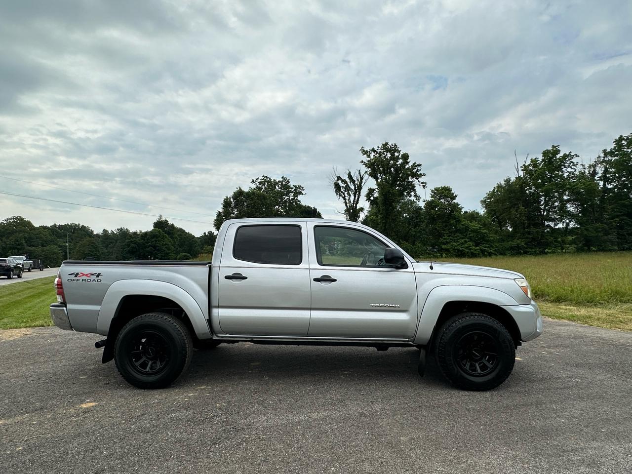 Toyota Tacoma 4WD Double Cab V6 MT (Natl) 2012