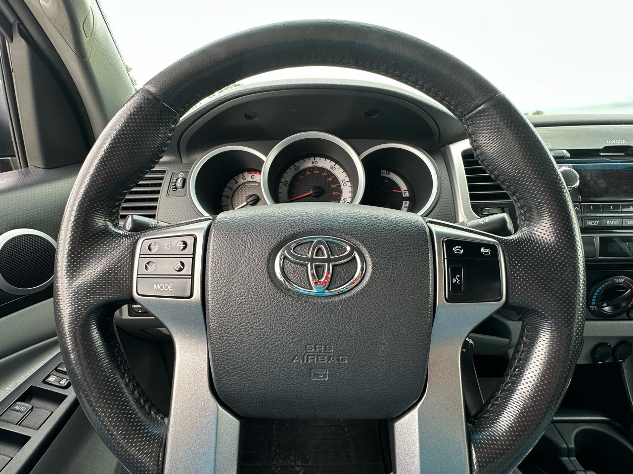 Toyota Tacoma 4WD Double Cab V6 MT (Natl) 2012
