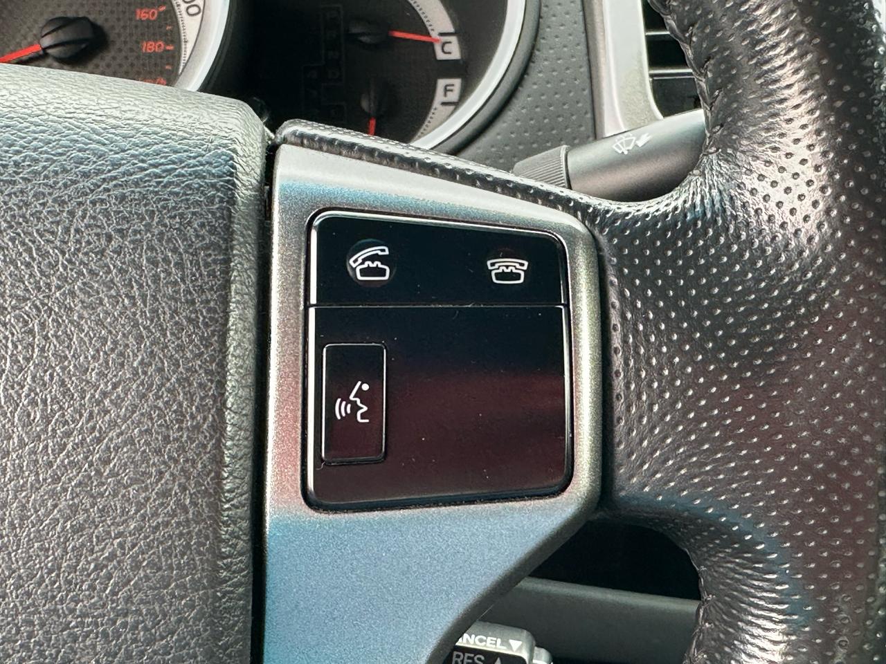 Toyota Tacoma 4WD Double Cab V6 MT (Natl) 2012