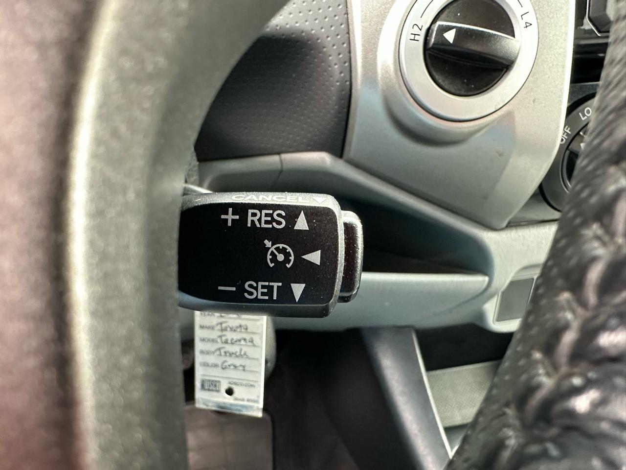 Toyota Tacoma 4WD Double Cab V6 MT (Natl) 2012