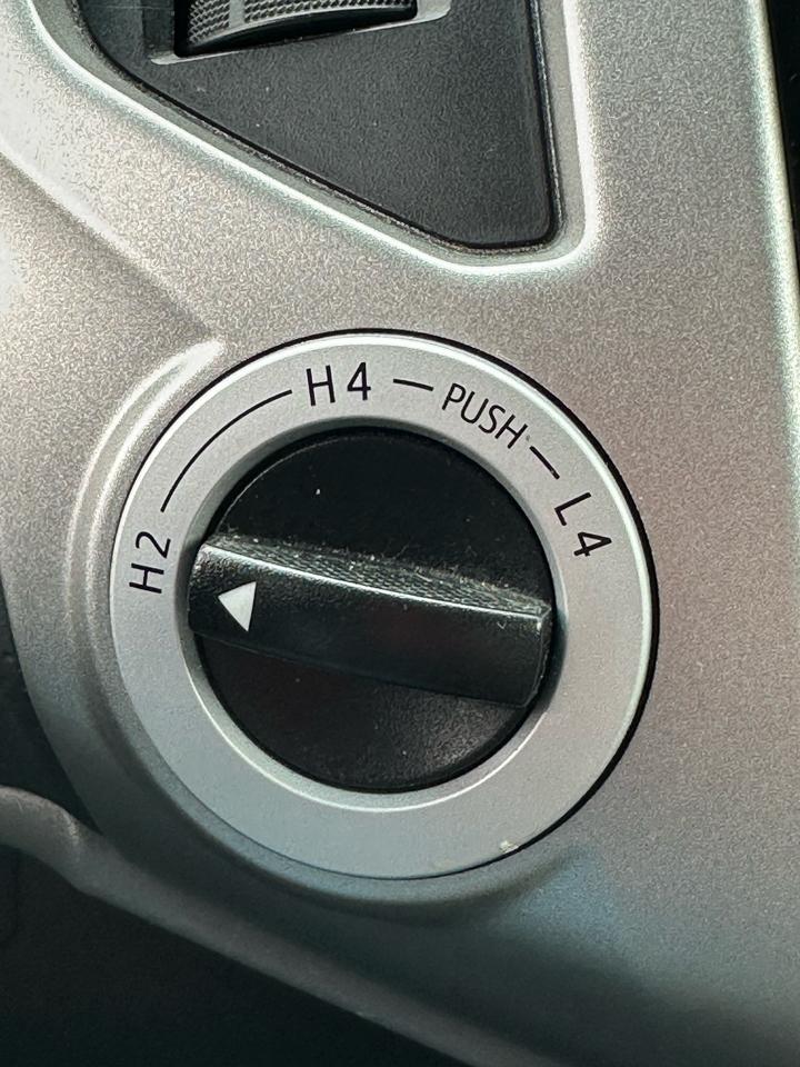 Toyota Tacoma 4WD Double Cab V6 MT (Natl) 2012