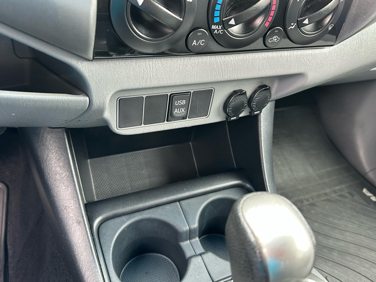 Toyota Tacoma 4WD Double Cab V6 MT (Natl) 2012