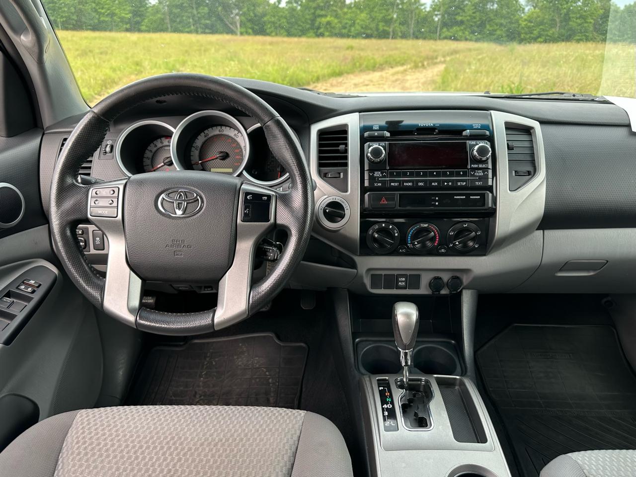 Toyota Tacoma 4WD Double Cab V6 MT (Natl) 2012