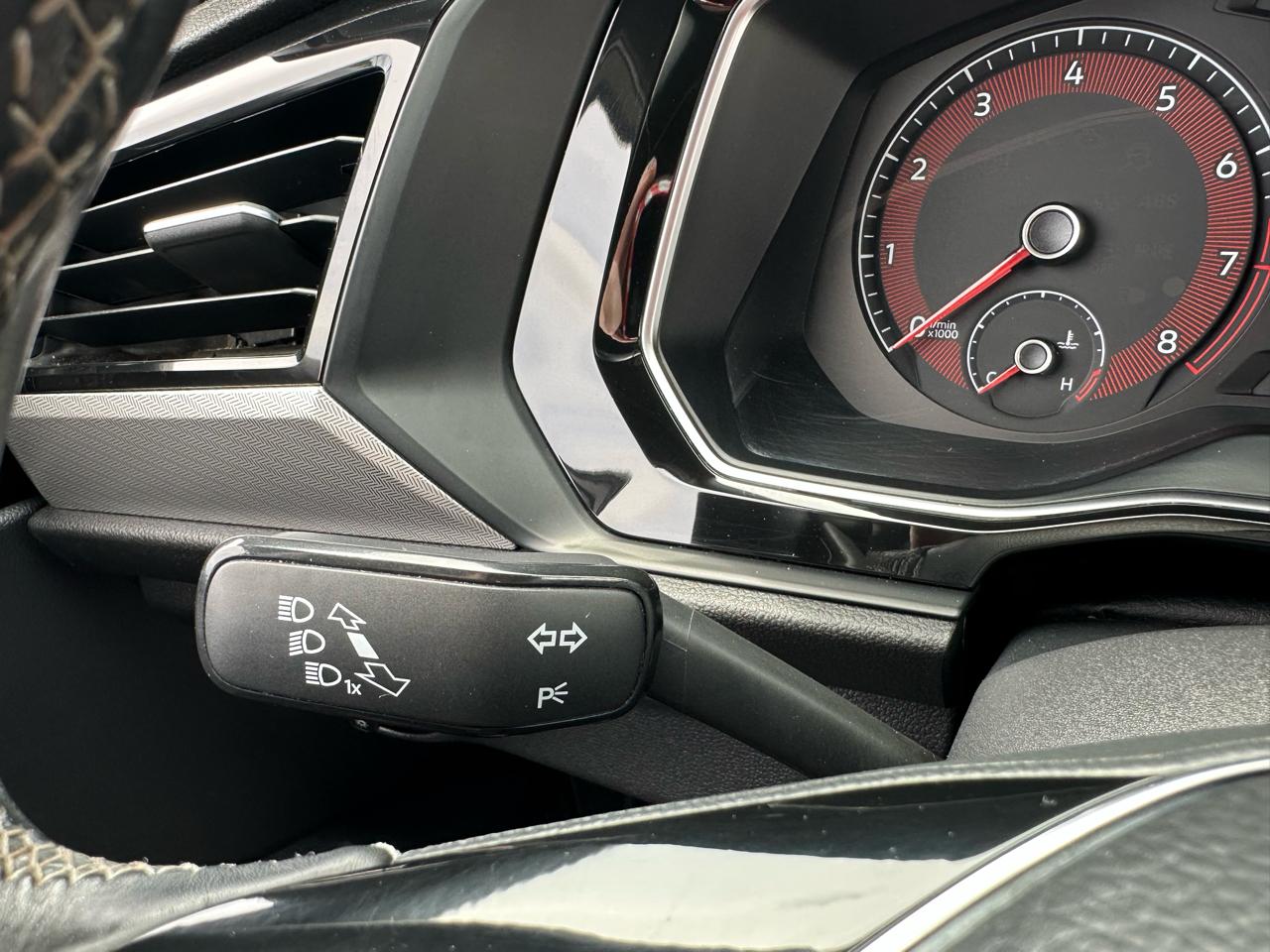 Volkswagen Jetta R-Line Auto w/SULEV 2019