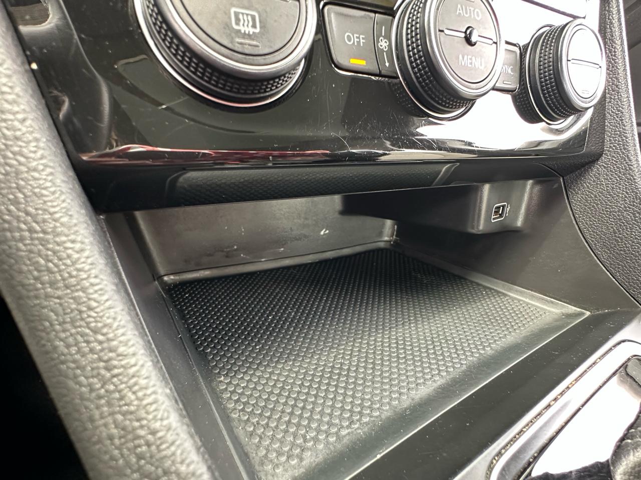 Volkswagen Jetta R-Line Auto w/SULEV 2019