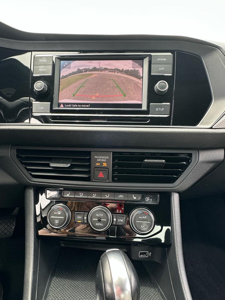 Volkswagen Jetta R-Line Auto w/SULEV 2019