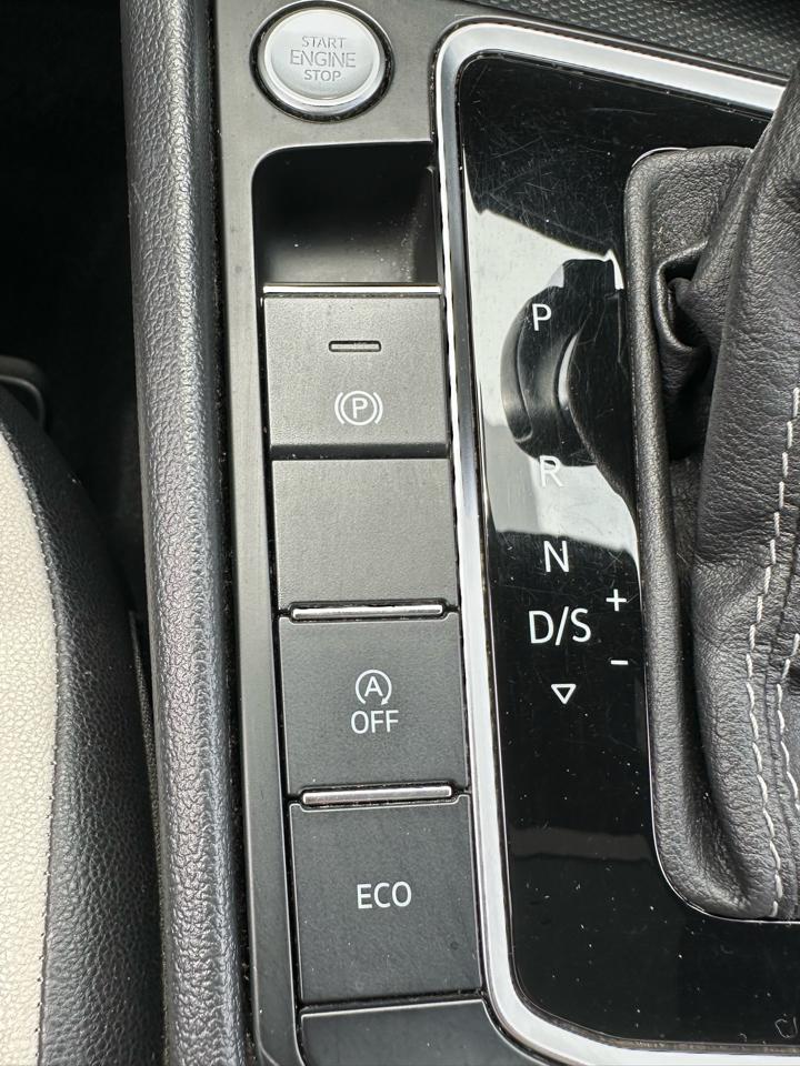 Volkswagen Jetta R-Line Auto w/SULEV 2019