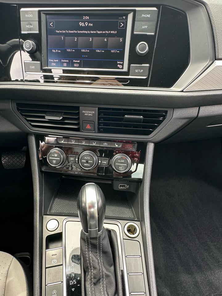 Volkswagen Jetta R-Line Auto w/SULEV 2019
