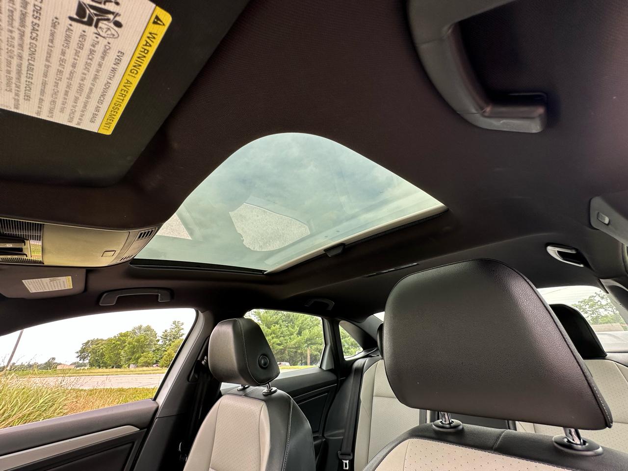Volkswagen Jetta R-Line Auto w/SULEV 2019
