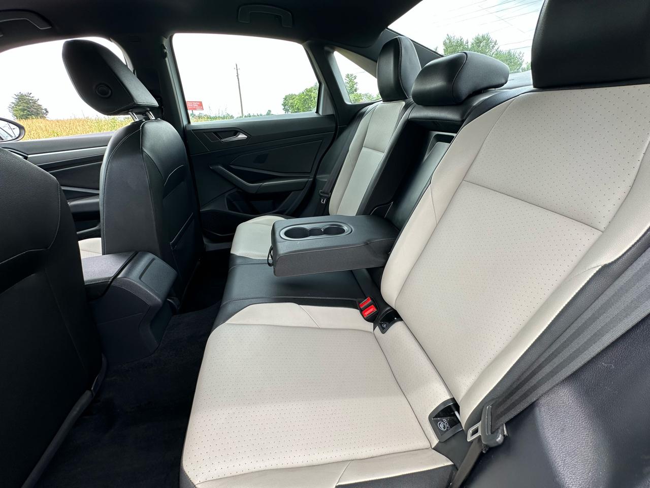 Volkswagen Jetta R-Line Auto w/SULEV 2019
