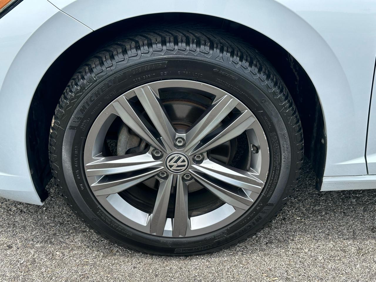 Volkswagen Jetta R-Line Auto w/SULEV 2019