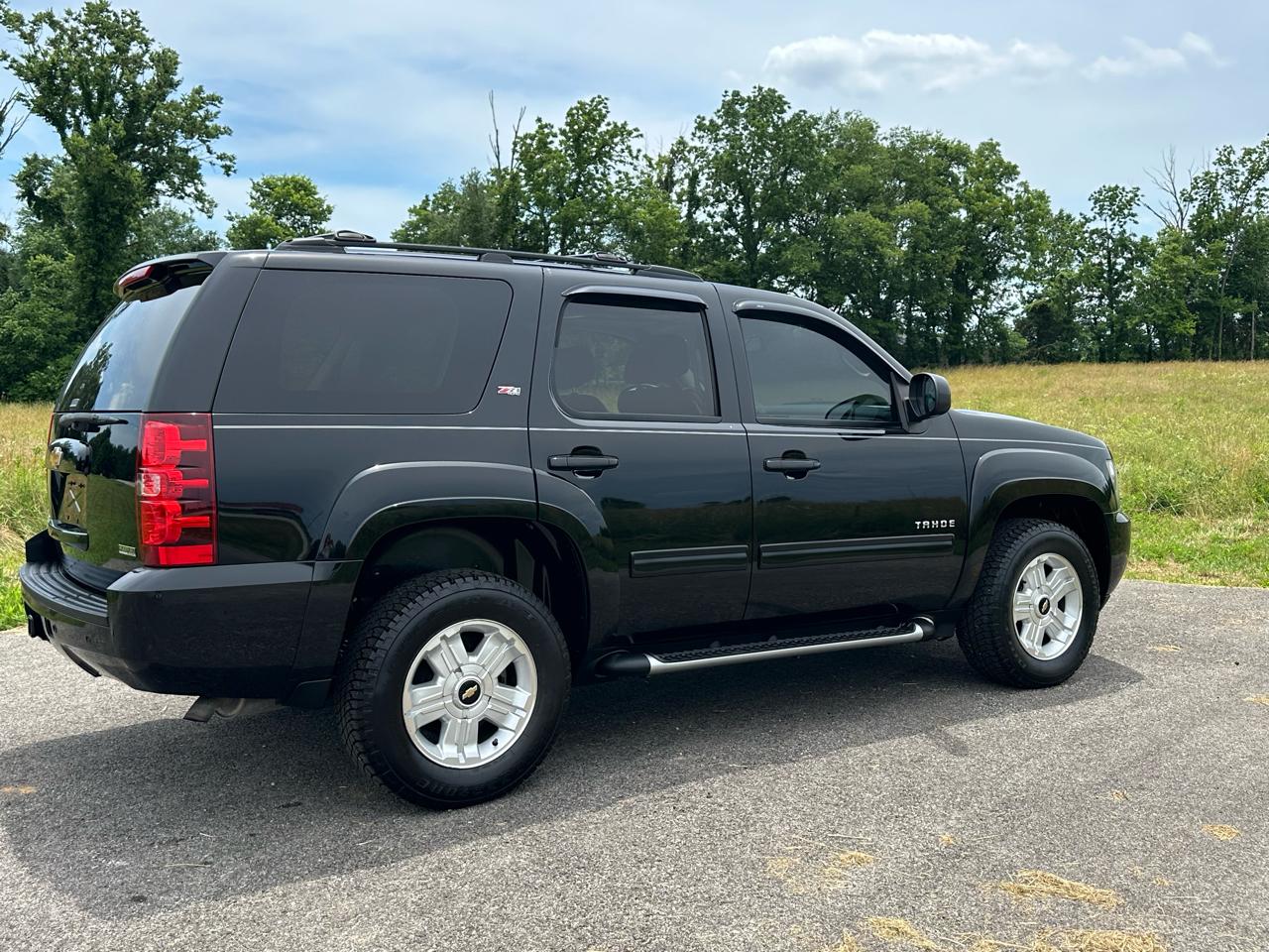 Chevrolet Tahoe 4WD 4dr 1500 LT 2012