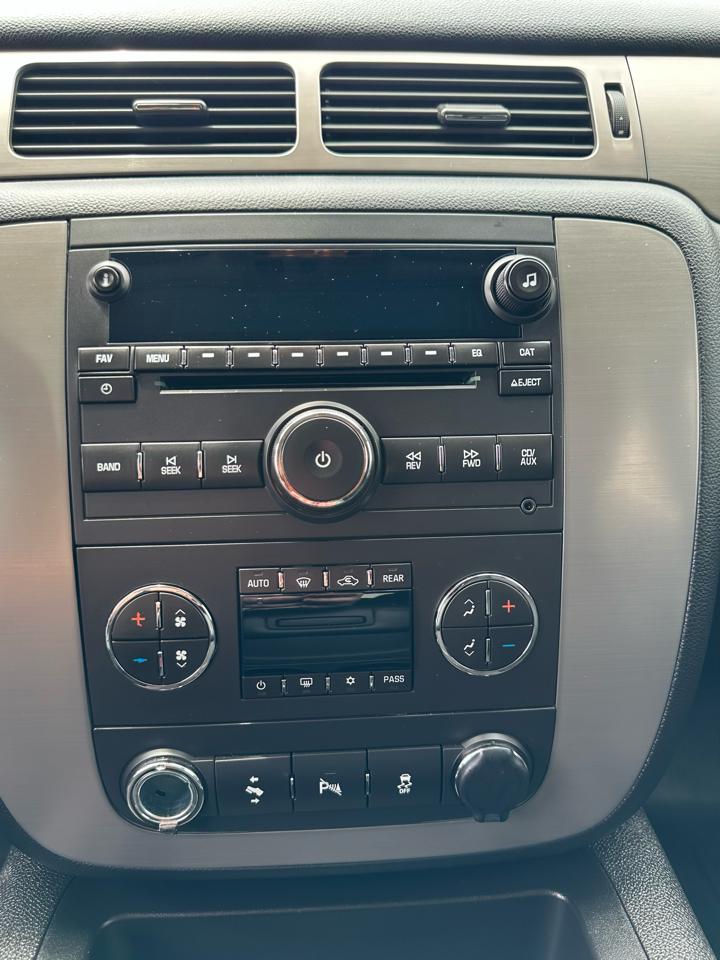 Chevrolet Tahoe 4WD 4dr 1500 LT 2012