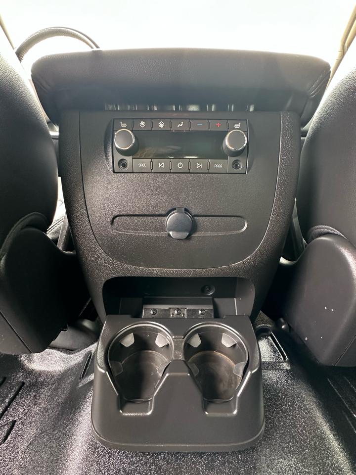 Chevrolet Tahoe 4WD 4dr 1500 LT 2012