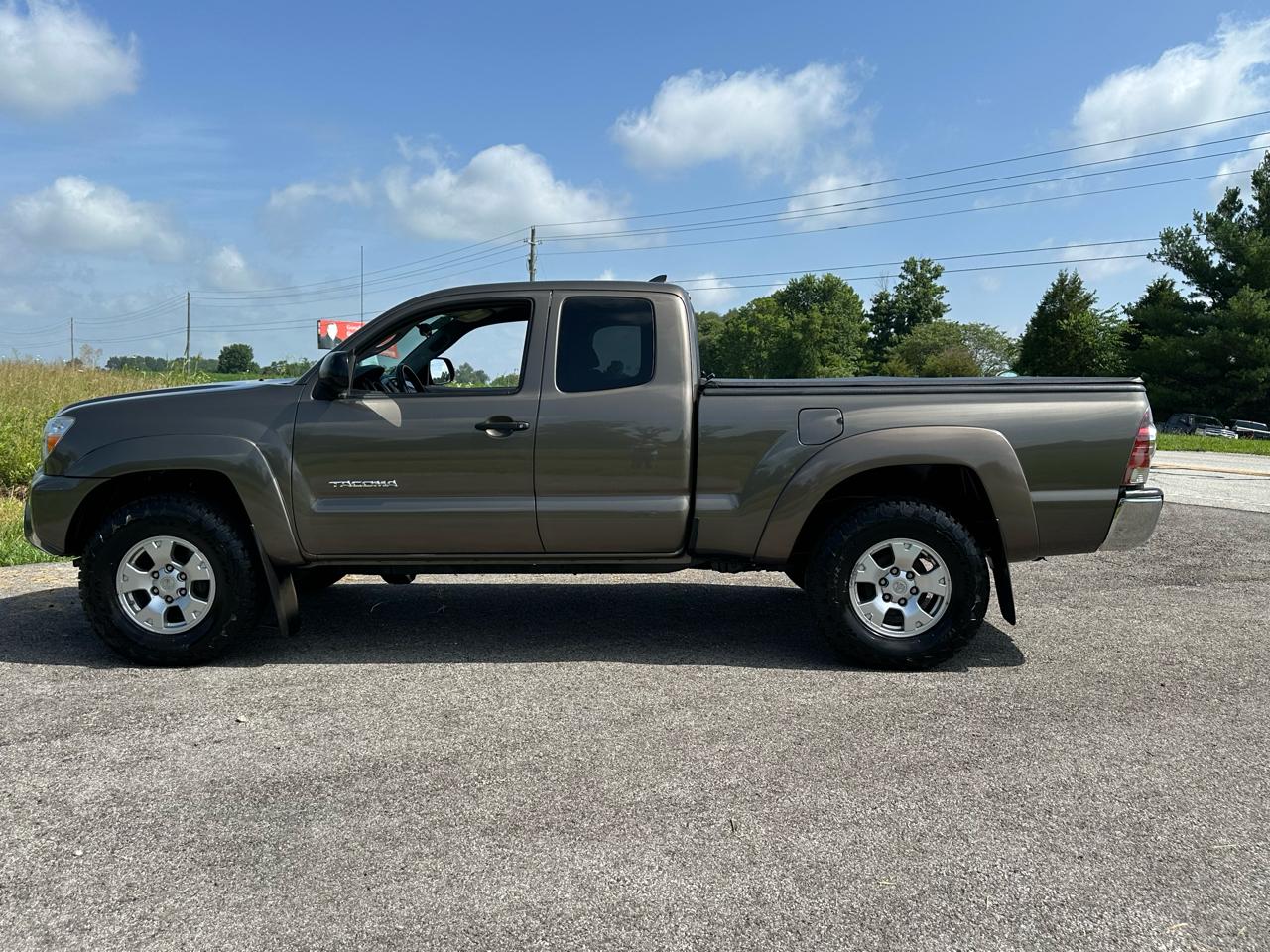 Toyota Tacoma 4WD Access Cab I4 MT (Natl) 2014