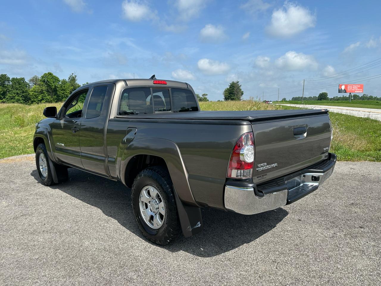 Toyota Tacoma 4WD Access Cab I4 MT (Natl) 2014