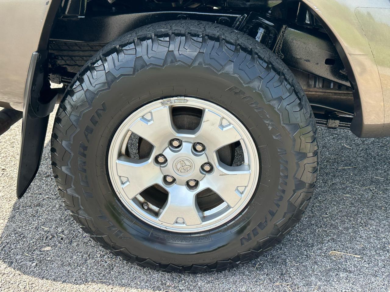 Toyota Tacoma 4WD Access Cab I4 MT (Natl) 2014