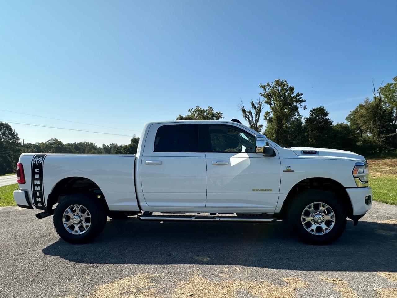 RAM 2500 Laramie 4x4 Crew Cab 6'4" Box 2024